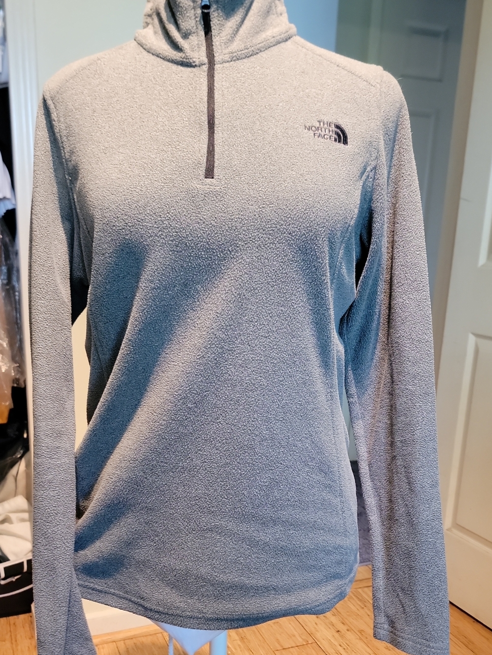 The North Face Women's Light Gray Half-Zip Cowl Pullover